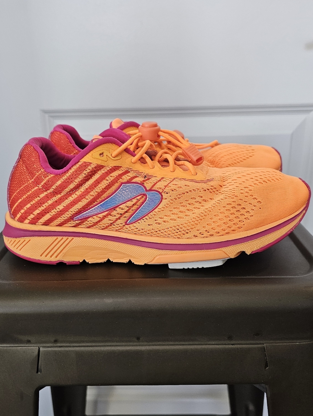 Newton Gravity 11 Running Shoes Women’s Size 8 Orange Pink Lightweight Performan